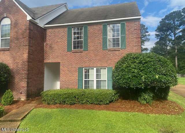 Property at 4 Foxcroft Ct, Madison, MS 39110, 3 beds, 2.5 baths