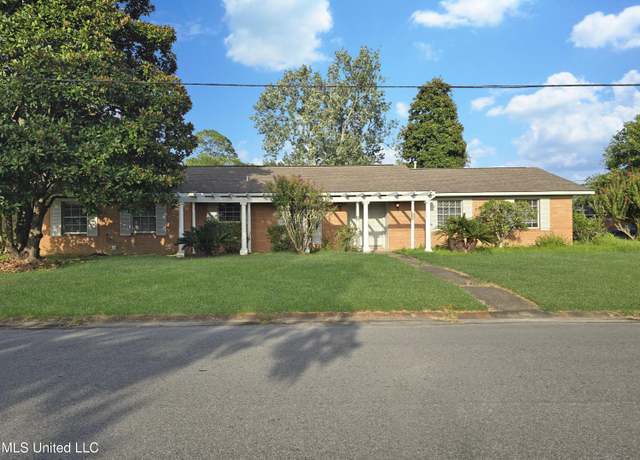 Property at 100 Pampas Dr, Long Beach, MS 39560, 3 beds, 2 baths