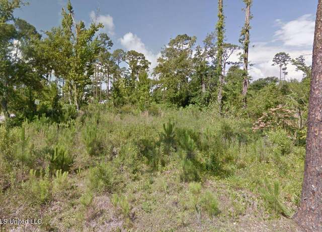 Property at 221 Poindexter Dr, Pass Christian, MS 39571