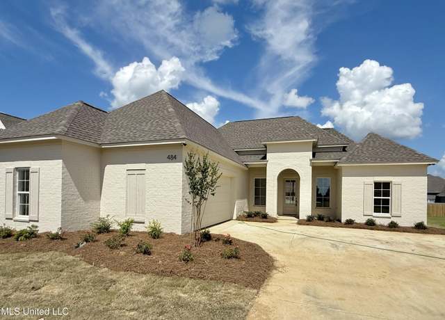 Property at 484 Aurora Cir, Canton, MS 39046, 3 beds, 2 baths