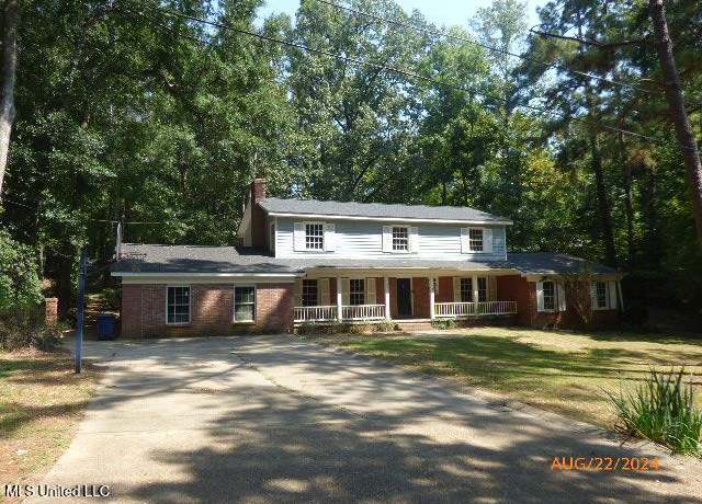 Property at 105 Overton Rd, Natchez, MS 39120, 5 beds, 4 baths