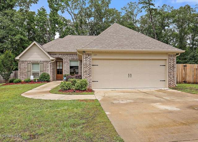 Property at 123 Michel St, Brandon, MS 39042, 3 beds, 2 baths