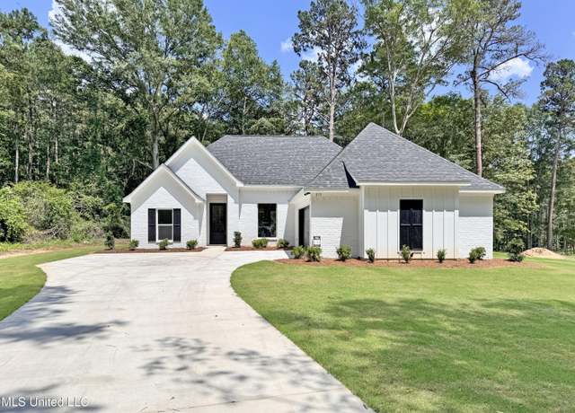 Property at 855 NW 11th Ave, Magee, MS 39111, 4 beds, 3 baths