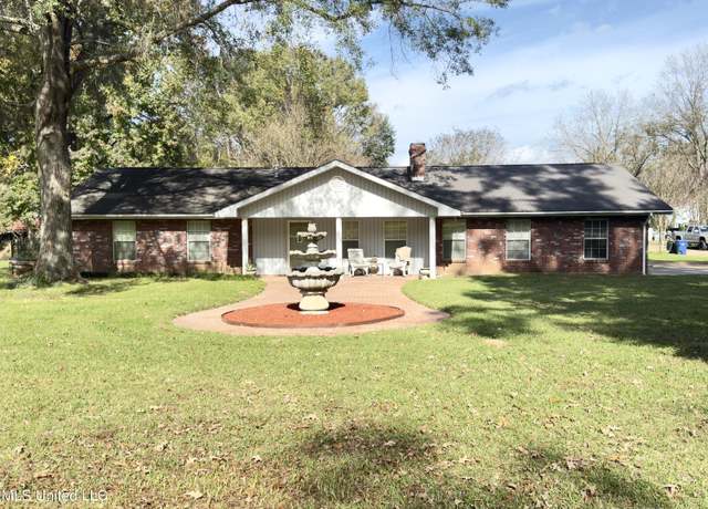 Property at 12 E Old Prentiss Hwy, Natchez, MS 39120, 3 beds, 2 baths