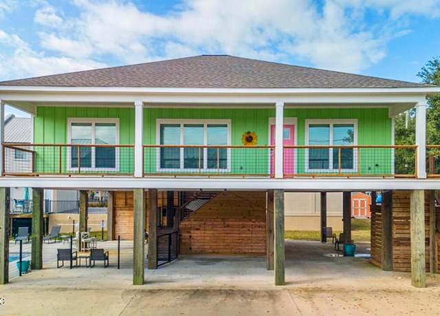 Property at 220 Oak Gardens Ave, Long Beach, MS 39560, 3 beds, 2 baths