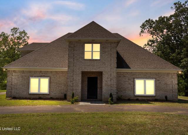 Property at 206 Swan Lk Dr, Coldwater, MS 38618, 5 beds, 3 baths