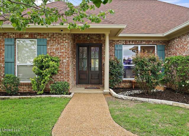 Property at 318 Fairview Dr Dr, Brandon, MS 39047, 3 beds, 2 baths