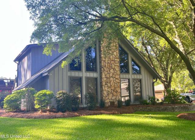 Property at 115 Lakeland Dr, Florence, MS 39073, 3 beds, 2.5 baths
