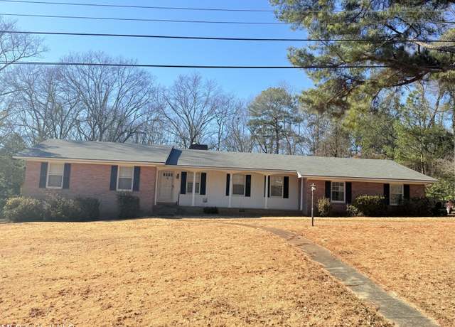 Property at 820 Ave Of Pines St, Grenada, MS 38901, 3 beds, 2 baths