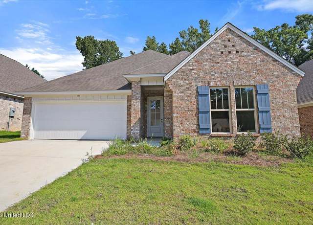 Property at 111 Hyde Park Dr, Brandon, MS 39042, 3 beds, 2 baths