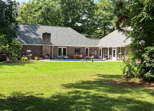 Property at 306 E Meadow, Brookhaven, MS 39601, 4 beds, 3.5 baths