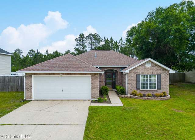Property at 42 Lakeview Dr, Ocean Springs, MS 39564, 3 beds, 2 baths