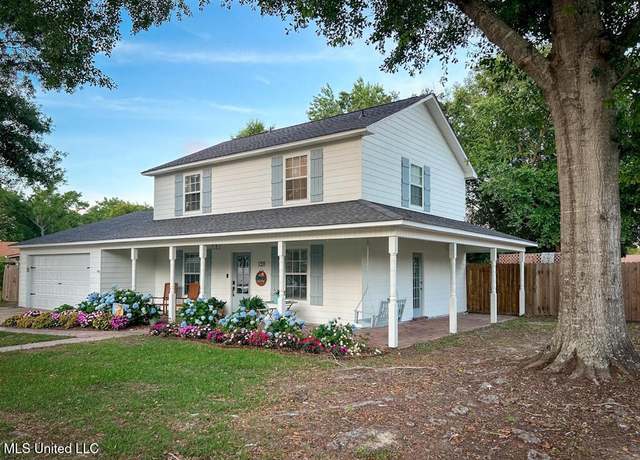 Property at 128 Reynolds Cir, Ocean Springs, MS 39564, 4 beds, 2.5 baths