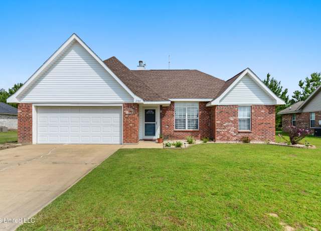 Property at 2301 Paula Cir, Ocean Springs, MS 39564, 3 beds, 2 baths