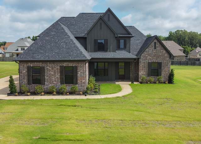 Property at 4172 Brooke Dr, Nesbit, MS 38651, 4 beds, 3 baths