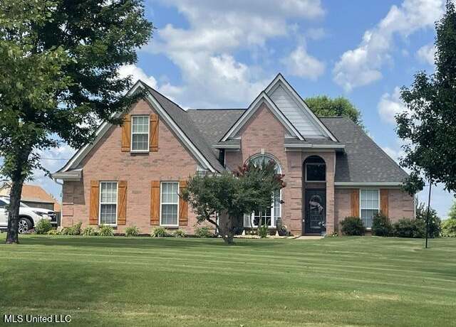 Property at 70 Tree Line Dr, Holly Springs, MS 38635, 4 beds, 2 baths