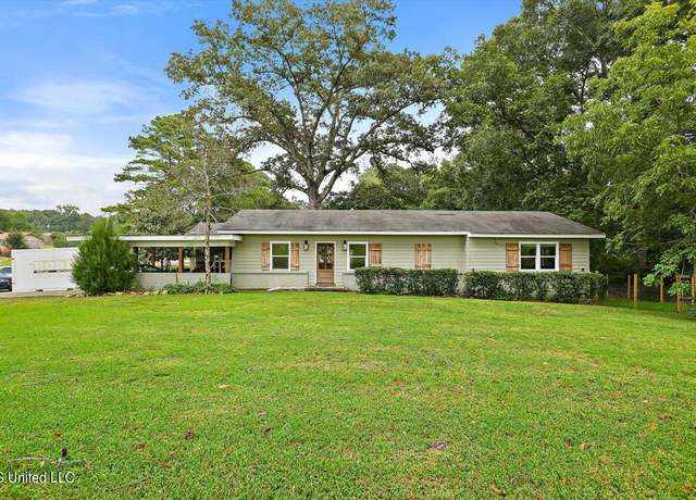 Property at 821 N East St, Mendenhall, MS 39114, 3 beds, 2 baths