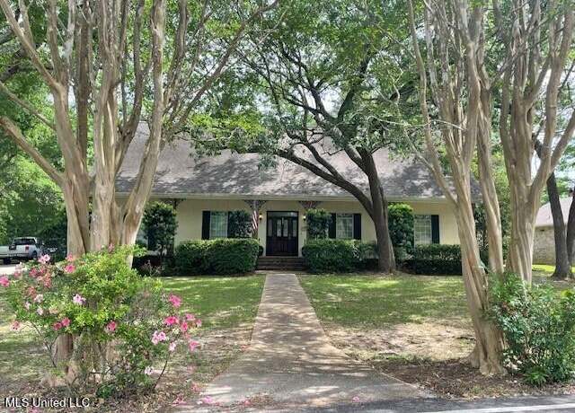 Property at 7828 Loa Pl, Diamondhead, MS 39525, 3 beds, 2.5 baths