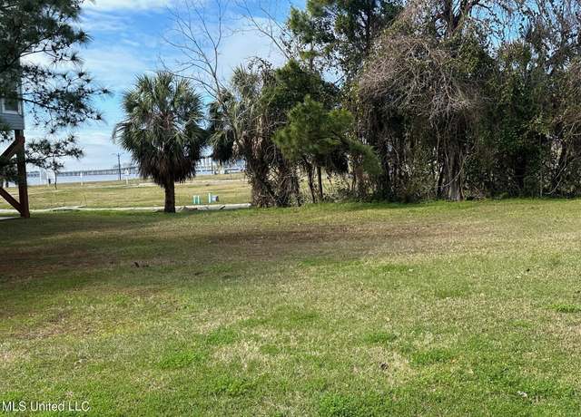 Property at 413/415 Martin Ave, Ocean Springs, MS 39564