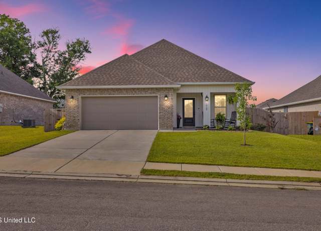 Property at 18109 Evergreen Dr, Gulfport, MS 39503, 3 beds, 2 baths
