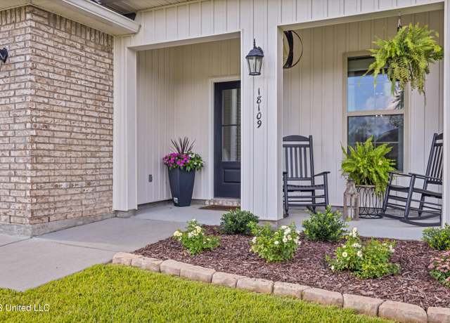Property at 18109 Evergreen Dr, Gulfport, MS 39503, 3 beds, 2 baths