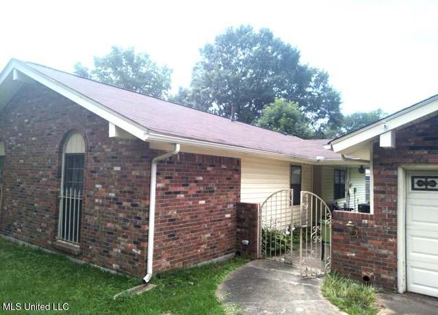Property at 921 Boulder Dr, Southaven, MS 38671, 3 beds, 2 baths