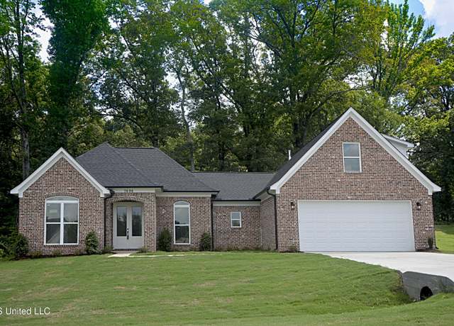 Property at 7696 Ridgefield Dr, Horn Lake, MS 38637, 4 beds, 3 baths