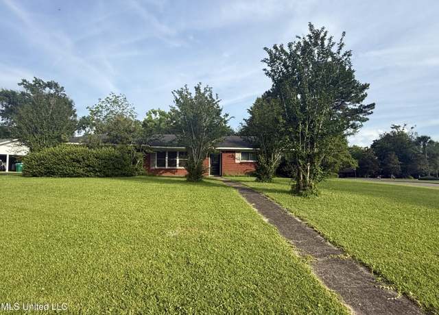 Property at 15449 Mimosa Dr, Gulfport, MS 39503, 3 beds, 2 baths