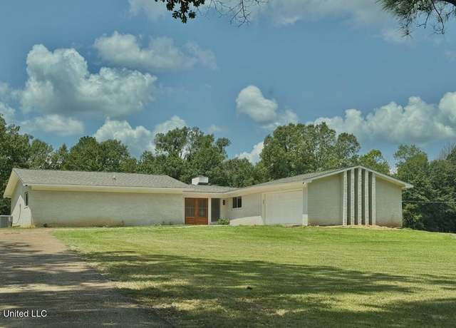 Property at 319 Glenfield Rd, Canton, MS 39046, 3 beds, 2.5 baths