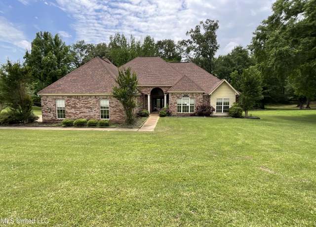 Property at 221 Pearlie Owens Dr, Byram, MS 39212, 4 beds, 3.5 baths