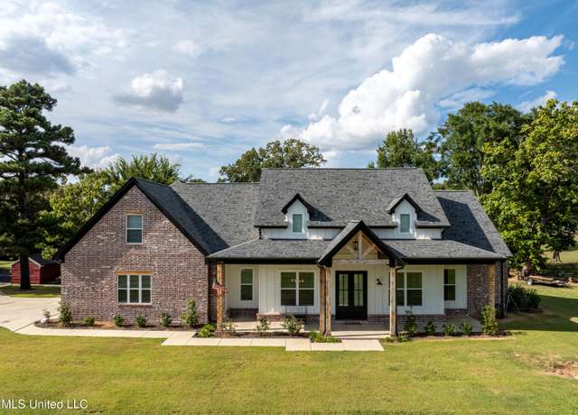 Property at 9100 E Broadway Rd, Olive Branch, MS 38654, 4 beds, 2.5 baths