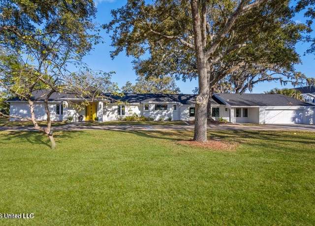 Property at 1372 Kensington Dr, Biloxi, MS 39530, 4 beds, 4.5 baths