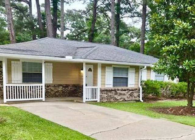 Property at 805 Choctaw Dr, Laurel, MS 39440, 4 beds, 2 baths