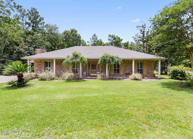 Property at 8327 Kahala Dr, Diamondhead, MS 39525, 3 beds, 2 baths