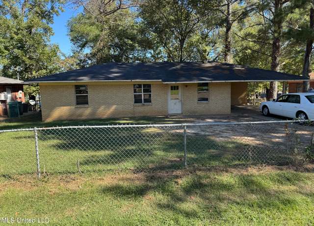 Property at 306 Hillcrest St, Carthage, MS 39051, 3 beds, 1 bath