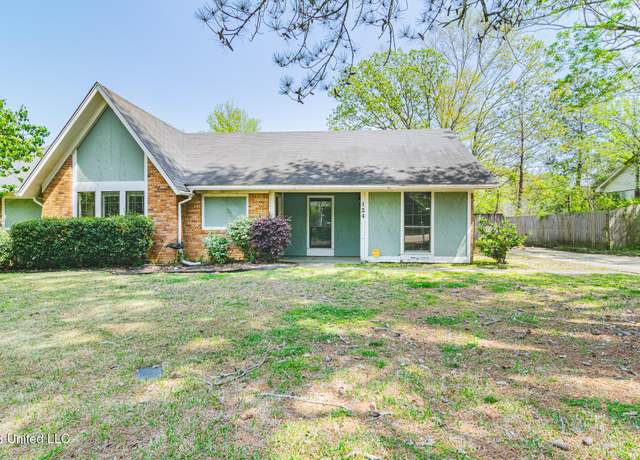 Property at 124 Scotland Rd, Clinton, MS 39056, 3 beds, 2 baths