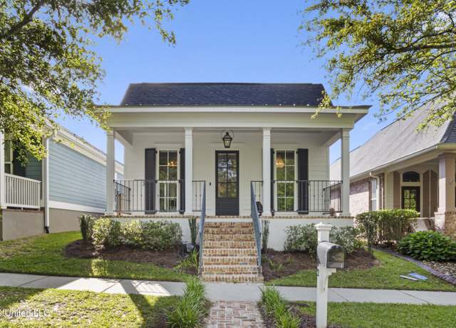 Property at 19762 Lexington Dr, Biloxi, MS 39532, 4 beds, 2 baths
