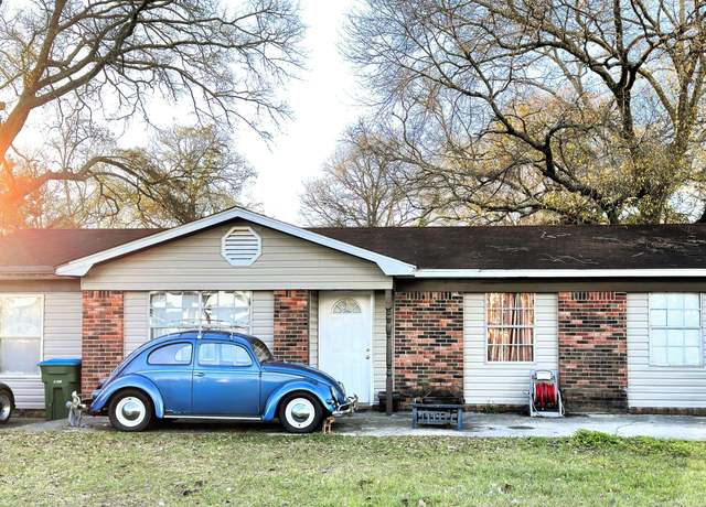 Property at 4813 King James Dr, Pascagoula, MS 39581, 3 beds, 1.5 baths
