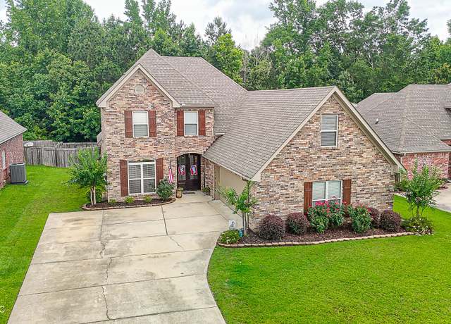 Property at 109 Elizabeth Dr, Brandon, MS 39042, 4 beds, 3.5 baths