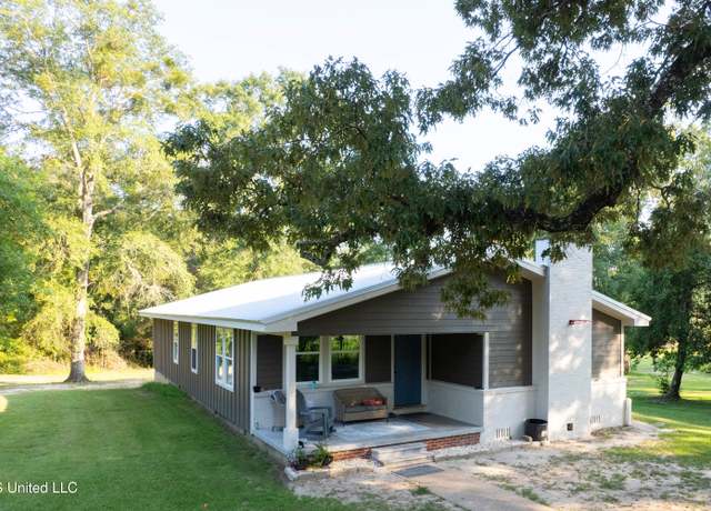 Property at 37 Harlan Davis Rd, Lumberton, MS 39455, 3 beds, 2.5 baths