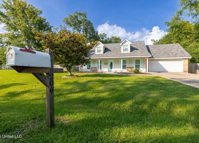 Property at 206 Vacation Ln, Waveland, MS 39576, 4 beds, 3 baths