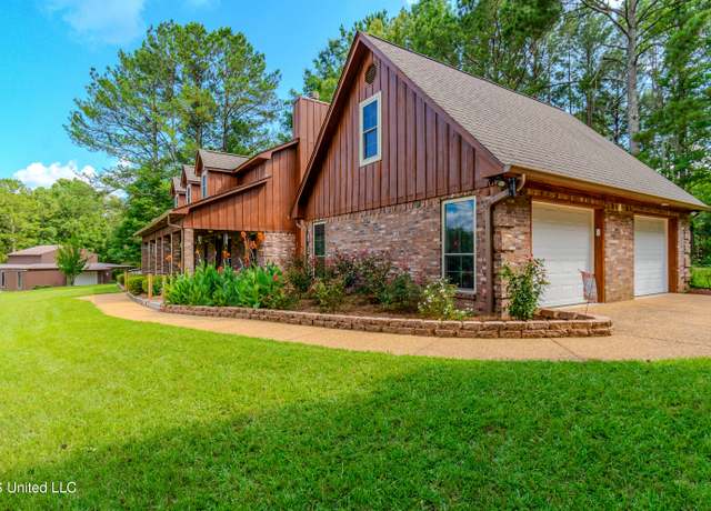 Property at 429 Rose Hill Rd, Mendenhall, MS 39114, 4 beds, 3.5 baths