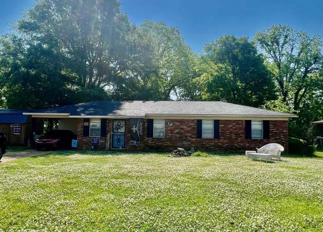 Property at 8 Pecan Dr, Cleveland, MS 38732, 3 beds, 1.5 baths