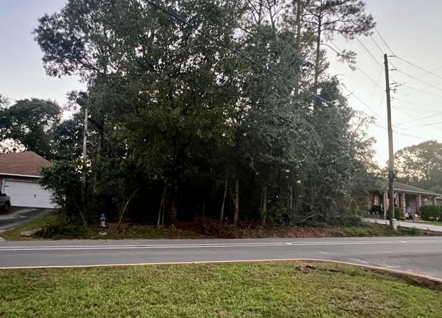 Property at 79319 E Diamondhead Dr, Diamondhead, MS 39525