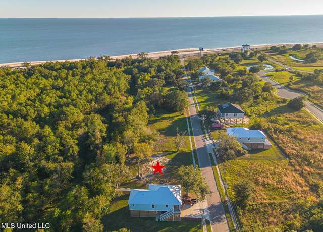 Property at 132 Markham Dr, Long Beach, MS 39560
