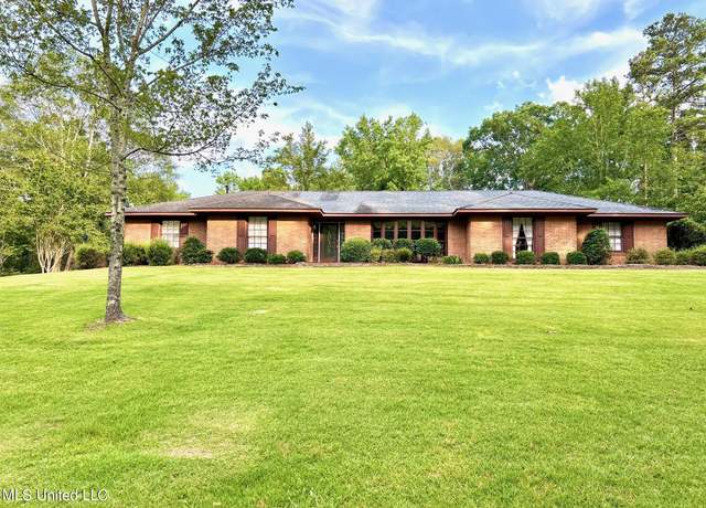 Property at 1204 N Jordan St, Carthage, MS 39051, 4 beds, 3 baths