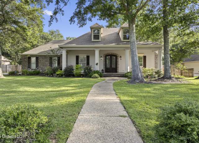 Property at 3208 Oakleigh Cir, Ocean Springs, MS 39564, 4 beds, 3 baths