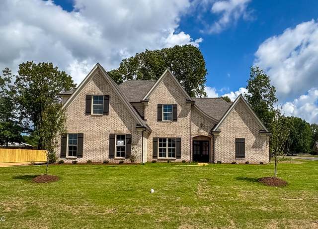 Property at 3960 Winter Pointe Dr, Olive Branch, MS 38654, 5 beds, 3 baths