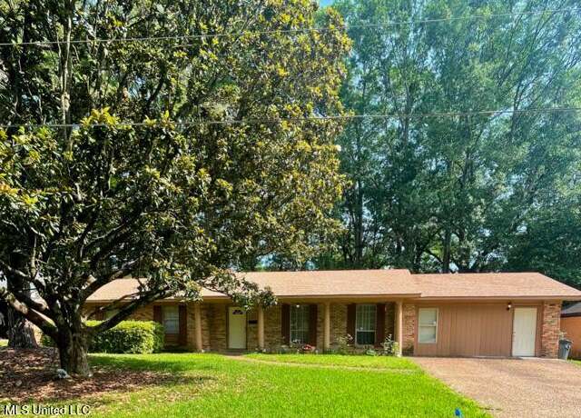 Property at 1137 Ridgewood Blvd, Jackson, MS 39211, 4 beds, 2 baths