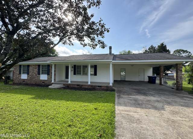 Property at 13 Shadow Ln, Natchez, MS 39120, 3 beds, 2 baths